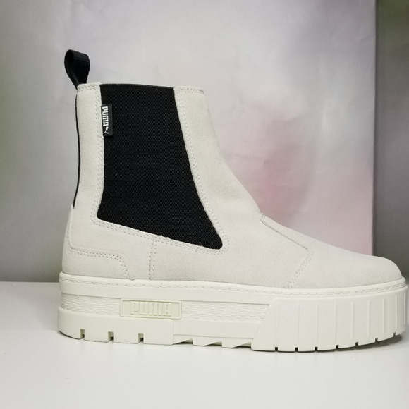 Puma  Women's Chelsea Suede Boots Sizes 9.5 Marshmallow NWT - Picture 1 of 10